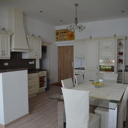 شقة Vysoké Tatry  في Apartman Ostry Vrsok V Starom Smokovci المظهر الخارجي الصورة